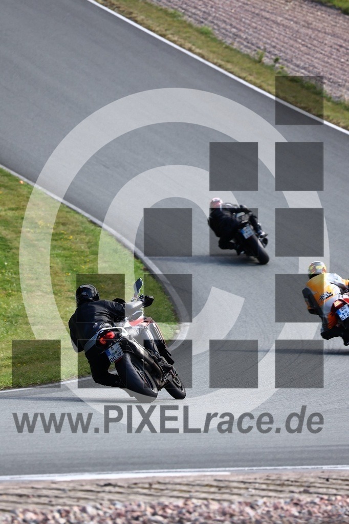 0021-20250915_01753 | Schöne Erinnerungen an spannende Momente - das festzuhalten ist unser Job. PIXELrace.de ist seit 2003 auf den Rennstrecken Europas unterwegs um die Action draußen beim Fahren und die wunderbare Stimmung imm Fahrerlager für euch einzufangen.