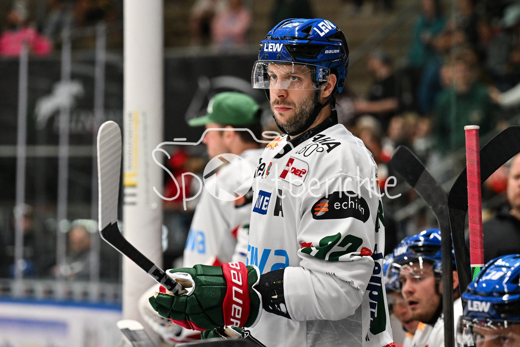 Augsburger Panther - Moser Medical Graz99ers | im Bild Joseph CRAMAROSSA (Augsburger Panther 92) / Einzelfoto / Freisteller / Testspiel: Augsburger Panther - Moser Medical Graz99ers; Curt Frenzel Stadion am 31.08.2025