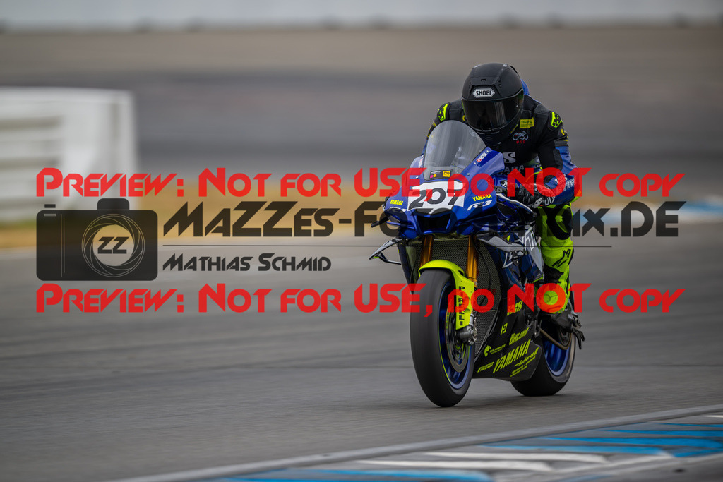 MaZZes-Fotomatrix-20260809-576741 | R1