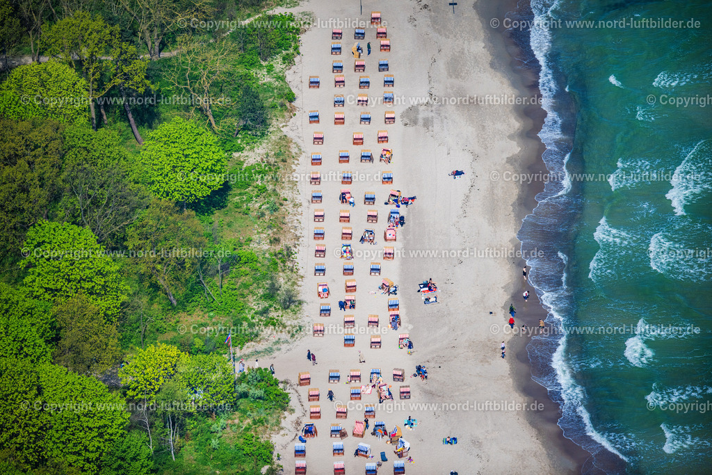 Timmendorf_Strand_ELS_0031010524 | NIENDORF/OSTSEE 01.05.2024 Küsten- Landschaft am Sandstrand in Niendorf/Ostsee im Bundesland Schleswig-Holstein, Deutschland. // Coastline on the sandy beach in Niendorf/Ostsee in the state Schleswig-Holstein, Germany. Foto: Martin Elsen