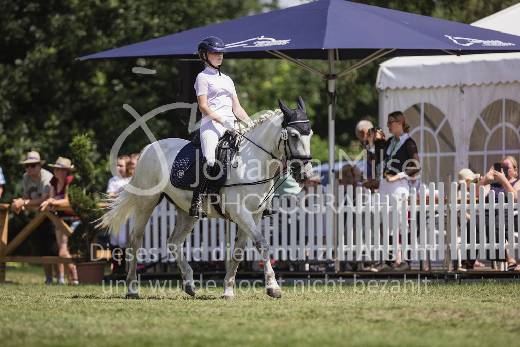 240720_LC_Reiter-WB-117 | Deine schönsten Turniermomente als professionelle Fotos! Entdecke hochwertige Pferdesport-Fotografie im Online-Shop. Jetzt Fotos finden & bestellen!