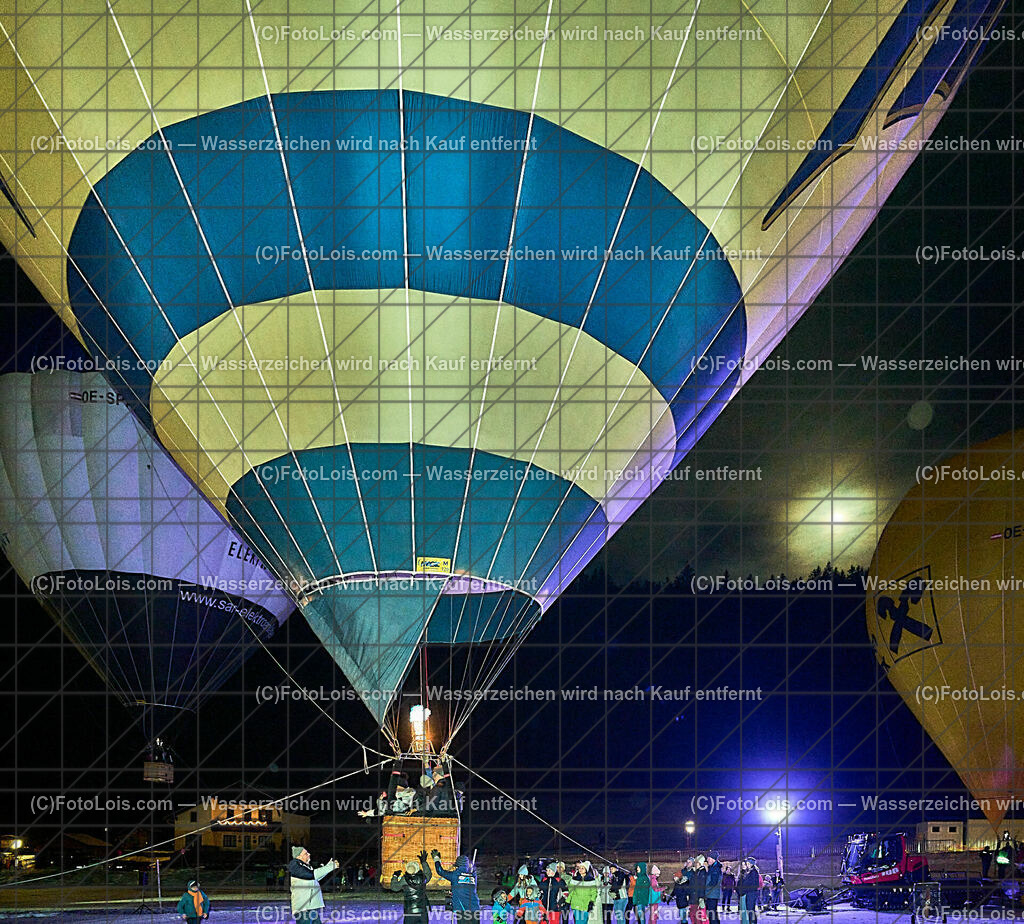 ALP8204_Nacht der Ballone_Mondaufgang | (C)FotoLois.com, Alois Spandl. NACHT DER BALLONE im Weitental vor der Ötscherlift-Talstation, Ballonsportclub Ötscherland & Ötscher Tourismusverband, Do 28. Dez. 2023.