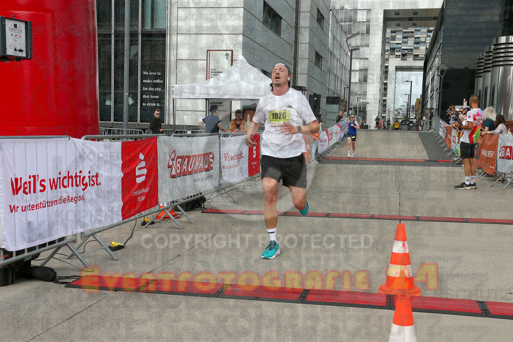 250920_1322_EX1_4207 | Sportfotografie im Rhein-Sieg Kreis, Köln, Bonn, NRW, Rheinland Pfalz, Hessen, etc. Unser Tätigkeitsfeld umfasst den Laufsport vom Volkslauf über den Marathon, Duathlon, Triathon bis zum Ultralauf wie Kölnpfad Ultra oder Schindertrail.