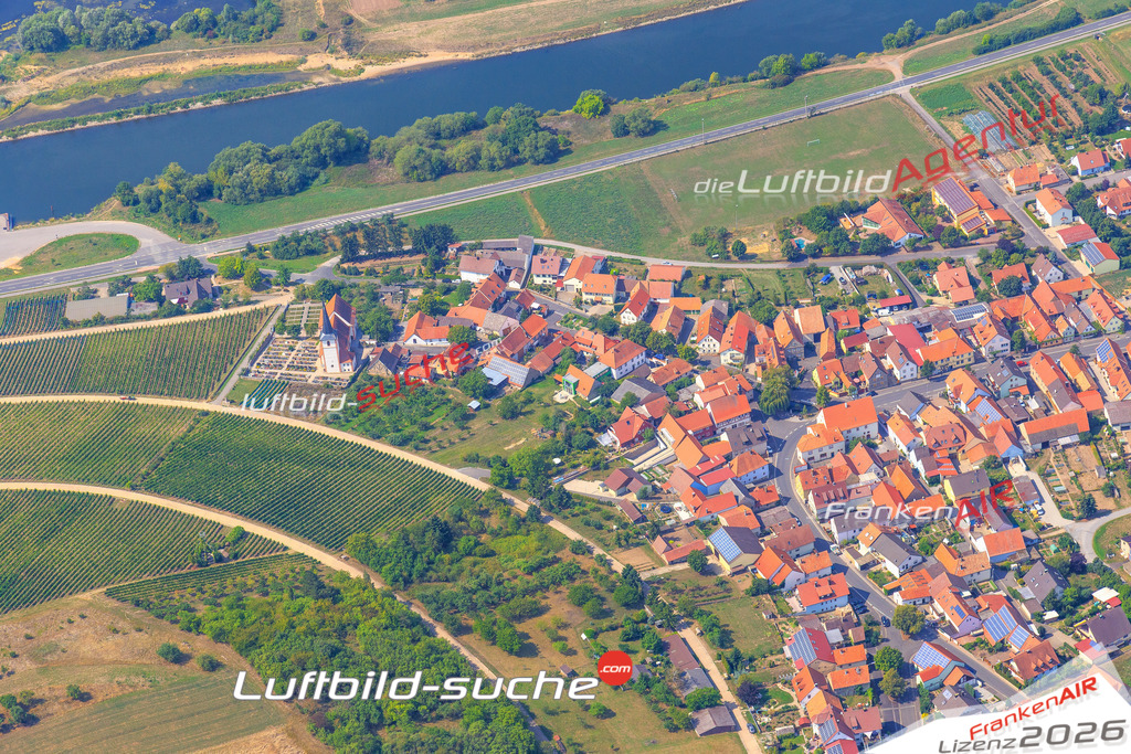 Die Luftaufnahme der Stadt Stammheim wurde vom UL-Flugzeug heraus erstellt ( keine Drohne )- hohe Auflösung für beste Qualität