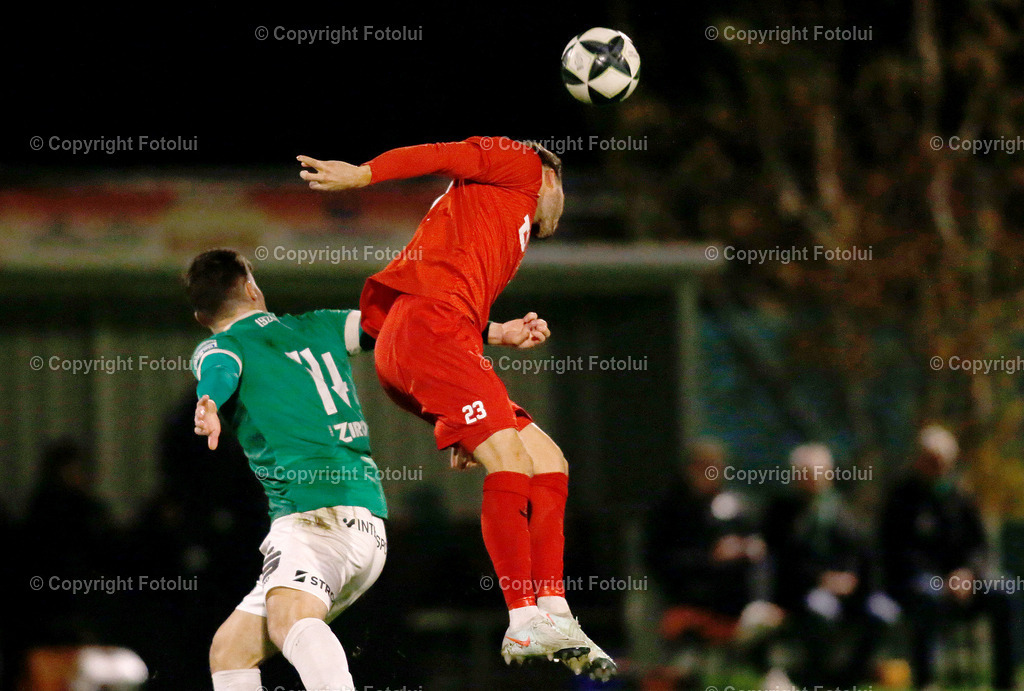A_LUI_311025_03 | SPORT FUSSBALL REGIONALLIGA MITTE ASKOE OEDT-SC WEIZ 31.10.2025 IM BILD: LUKAS TURSCH (OEDT) UND MARVIN HERNAUS (WEIZ ) FOTO:FOTOLUI