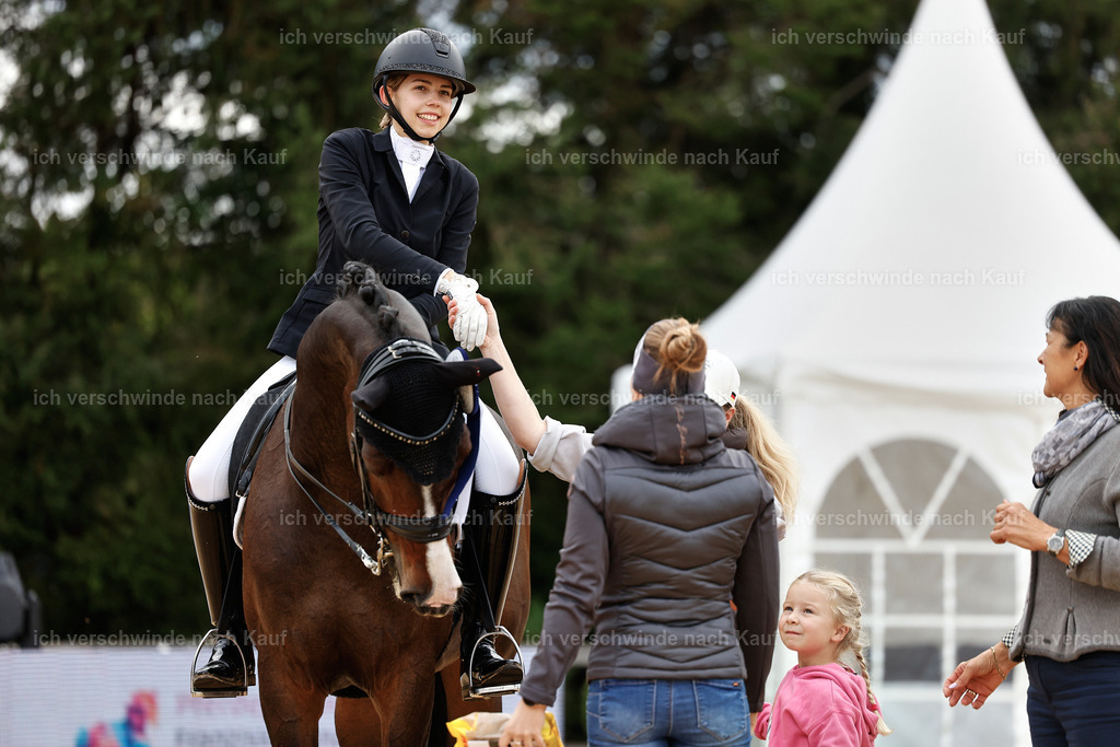 3-Siegerehrung-Dressur M_-StoibPH-2574 | working equitationturnier fotograf videograf stoibphotography marixx film working equitation deutschland reitsport turnierfotografie eventfotografie equestrian events