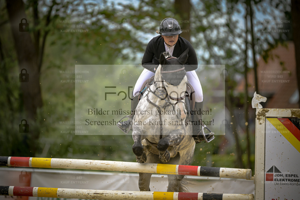 20240505-DOS_0011 | Entdecke hochwertige Reitturnierfotos von Foto Oger. Professionell, emotional und authentisch – jetzt Lieblingsmomente im Shop bestellen. - Realisiert mit Pictrs.com