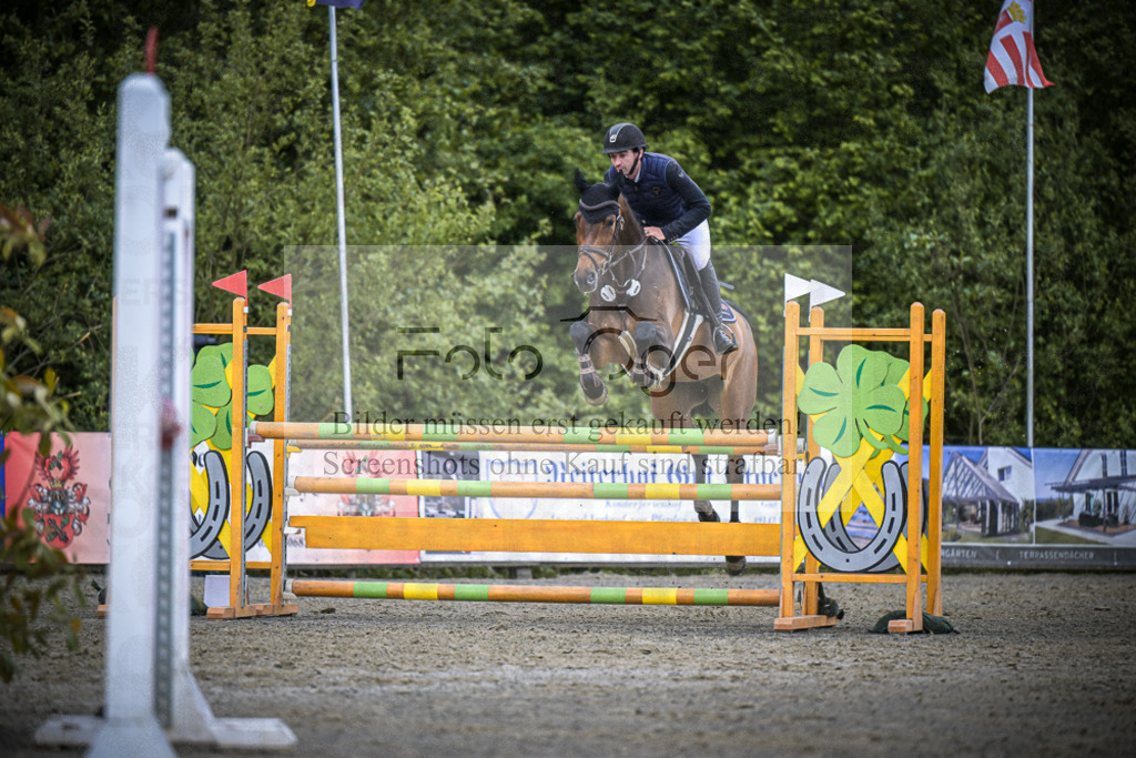 DOS_2239 | Entdecke hochwertige Reitturnierfotos von Foto Oger. Professionell, emotional und authentisch – jetzt Lieblingsmomente im Shop bestellen.Deutschlandweite Turnierfotografie. - Realisiert mit Pictrs.com