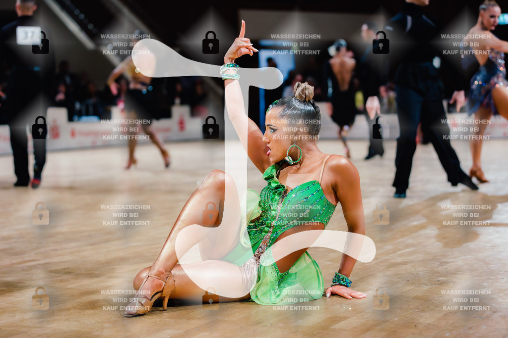 Goldstadtpokal 2025 - WDSF World Open Latin 29th (36) Kevin Baumann _ Alisa Klemm (Schwarz Weiß Club Pforzheim)-2025-01-25-6381 | Webshop for digital downloads and prints of dance sport, event & show photographer Julian Link - Realisiert mit Pictrs.com