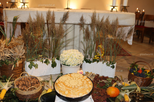 Erntedankfest mit feierlicher Einführung von Otto Markus Hoffmann als Akolyth | Bildershop von pixelworld.at - Realisiert mit Pictrs.com