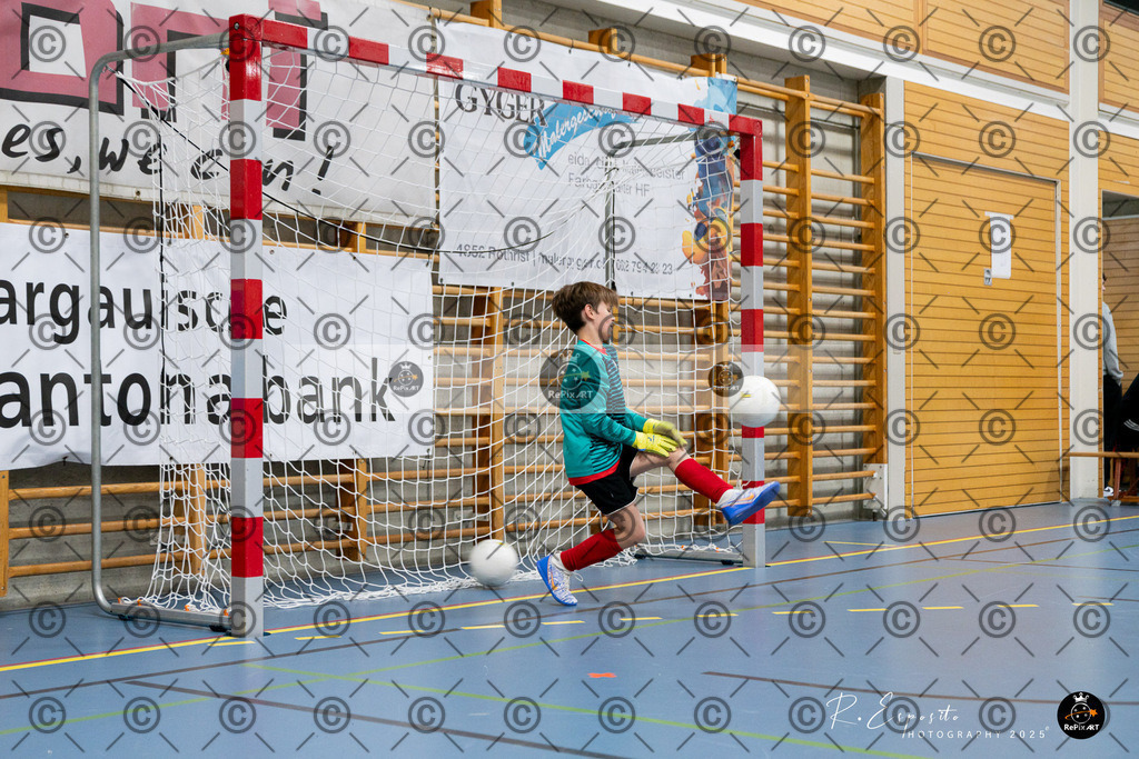 20251123_FCR-Hallenturnier-F1_RAW-1_020-12 | Sport und Naturfotografie von Roberto Esposito zeigt echte Momente Bewegung und die Schönheit der Natur. Ausdrucksstarke Bilder schaffen Emotionen.