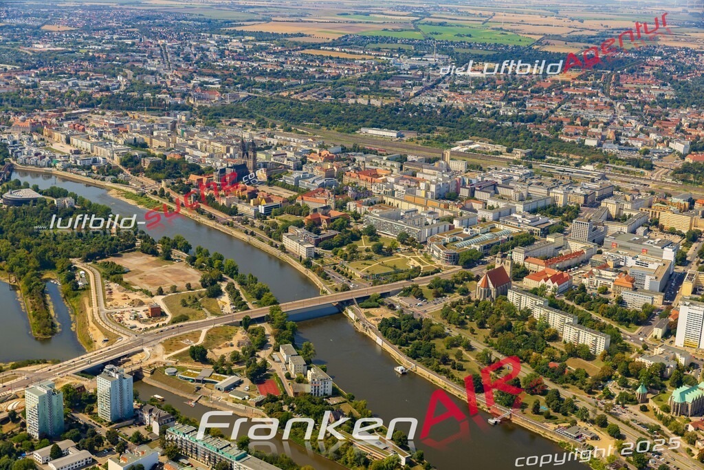 Luftaufnahme Park Johanniskirche Magdeburg - Die Luftaufnahme wurde 2025 vom UL-Flugzeug heraus erstellt ( ohne Drohne ) - Hochauflösende Luftaufnahme - für professionelle Ausdrucke geeignet. Die Geschenkidee !Mit Lizenz und Bildrechte bestellbar