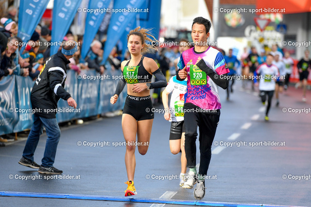AUT, Laufen, Silvesterlauf Peuerbach 2022 | 31.12.2022, Peuerbach , AUT, Leichtathletik, Laufen, Silvesterlauf Peuerbach 2022, im Bild Lauf Meile (1700m)



