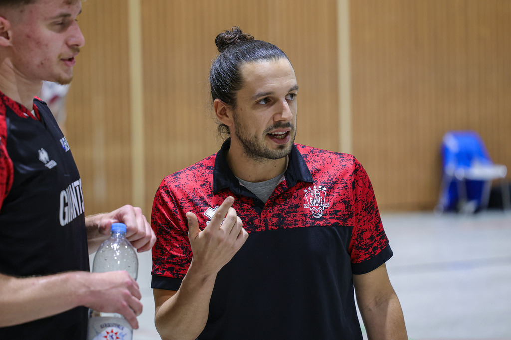 Regio BAYER GIANTS vs NEW Elephants Grevenbroich-1 | Fotos von Basketballspielen aus dem Raum NRW fotografiert von Gero Mueller-Laschet und Daniel Schaefer - Realisiert mit Pictrs.com