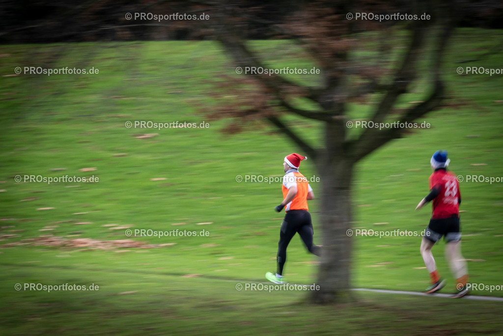 Bonner Nikolauslauf in Bonn, 08.12.2024 | Impressionen vom Bonner Nikolauslauf am 08.12.2024 in Bonn (Freizeitpark Rheinaue). Foto: BEAUTIFUL SPORTS/Axel Kohring