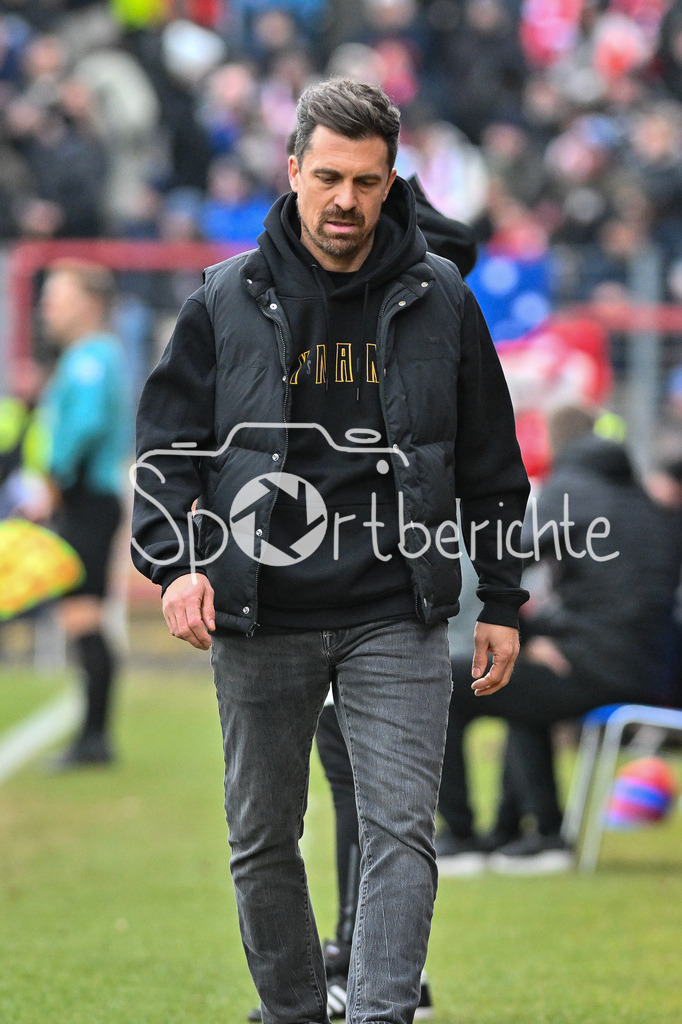 SpVgg Unterhaching - Dynamo Dresden | im Bild Dynamo Dresden Trainer Thomas STAMM / Freistleler / Einzelfoto / 3. Liga: SpVgg Unterhaching - Dynamo Dresden, Uhlsportpark am 21.12.2024