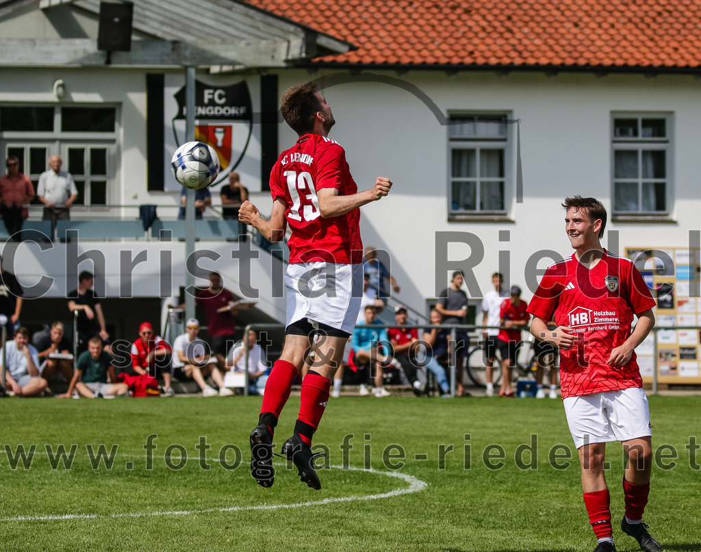 2023-07-30_096_FC_Lengdorf_gegen_SpVgg_Altenerding | Lengdorf, Deutschland, 30.07.2023:
Fußball, Kreisliga 2023 / 2024, 1. Spieltag, FC Lengdorf gegen SpVgg Altenerding, Endergebnis: 1:1

Tobias Lechner (FC Lengdorf, #13), Martin Rott (FC Lengdorf, #6)

Foto: Christian Riedel / fotografie-riedel.net