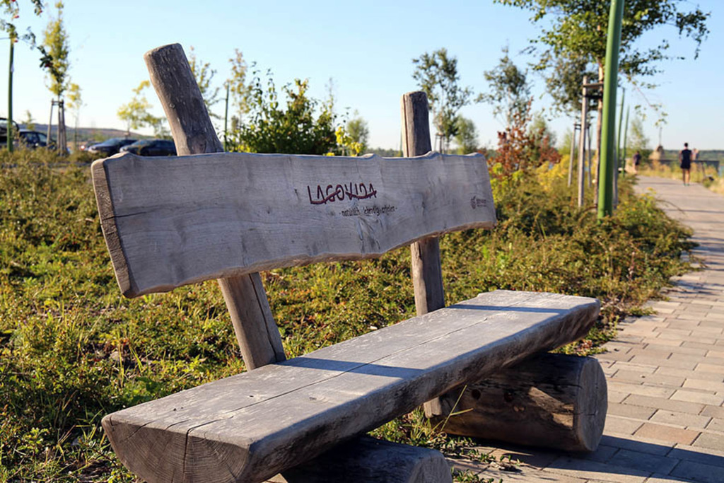 Bildlexikon Leipzig - Lagovida - Das Ferienresort am Störmthaler See | Das Team hinter BILDLEXIKON LEIPZIG bündelt historische wie aktuelle Informationen über die Stadt Leipzig in Text und Bild auf einer Plattform und stellt diese der interessierten Öffentlichkeit zur Verfügung.