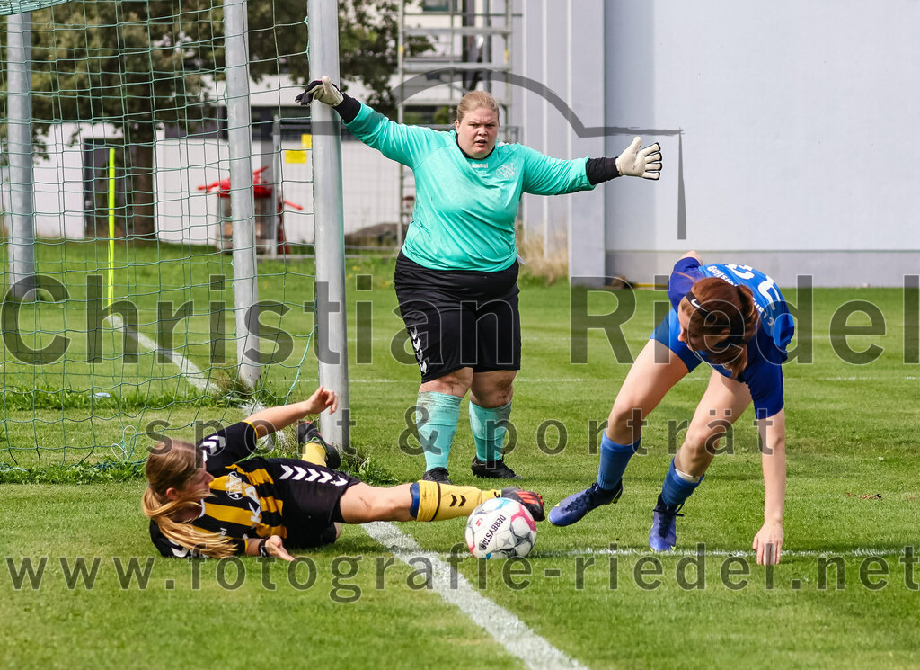 2023-09-03_111_Teamware_Cup_2023 | Oberding, Deutschland, 03.09.2023:
Fußball, TS Teamwear Cup 2023, Vorrunde, FC Schwaig gegen FC Langengeisling, Endergebnis: 

Foto: Christian Riedel / fotografie-riedel.net