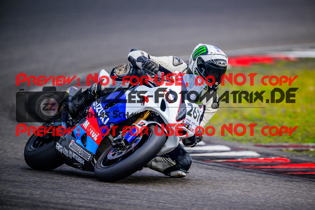 MaZZes_FotoMatrix_240717_6007705_5384 | WEISS