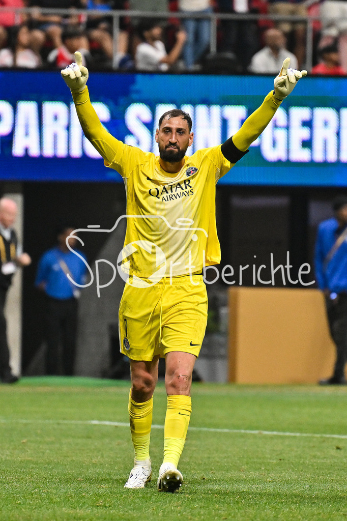 Paris Saint Germain - FC Bayern München | Grenzenloser Jubel der Franzosen, nach dem Treffer zum 2-0 durch Ousmane DEMBELE (Paris SG 10) / Tor / Torschuetze / Freude / Happy / FIFA Club World Cup: Paris Saint Germain - FC Bayern Muenchen, Mercedes Benz Stadium am 05.07.2025 / NOT FOR SALE IN USA / Gianluigi DONNARUMMA (Paris SG 1)
