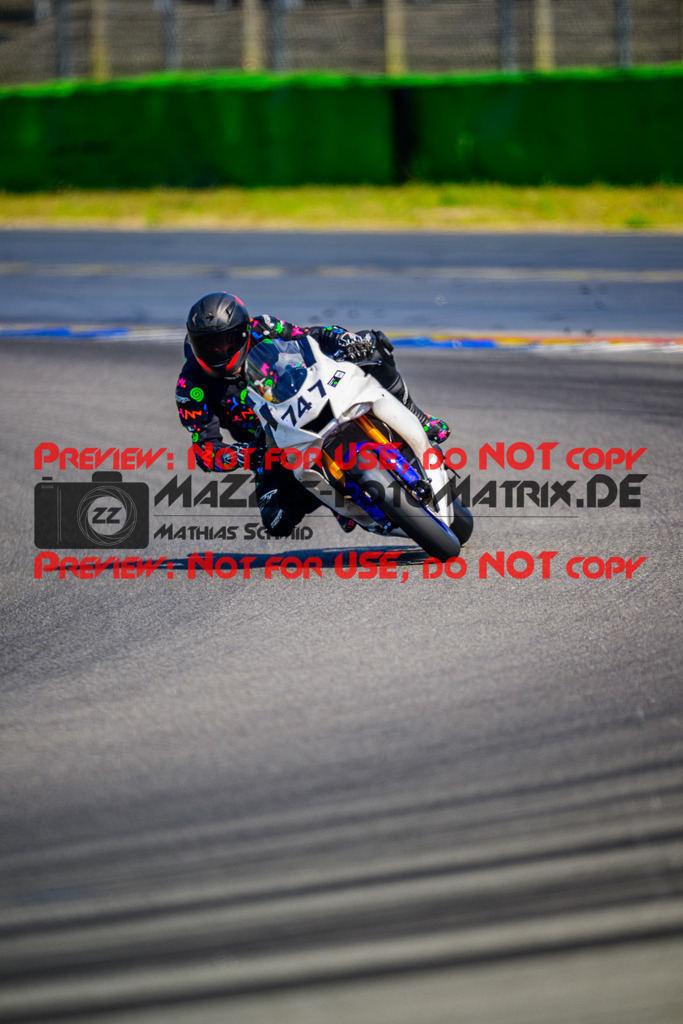 MaZZes_Fotomatrix_20250816_6007705_4395-2 | WEISS