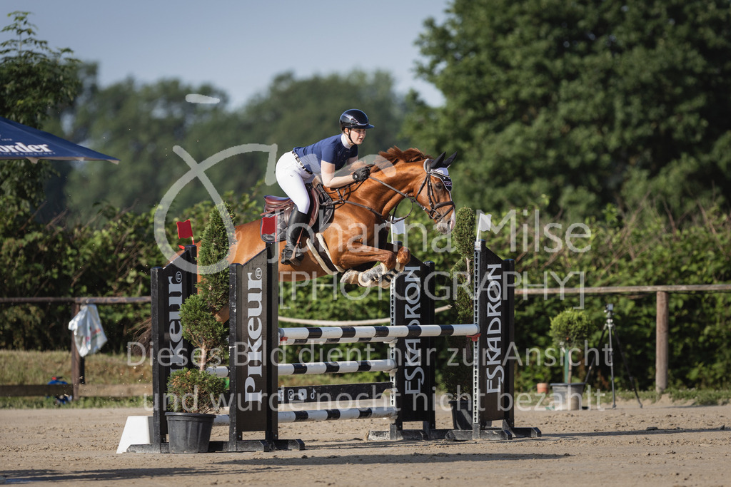 230624_PfSpTa_A2-Spr-126 | Deine schönsten Turniermomente als professionelle Fotos! Entdecke hochwertige Pferdesport-Fotografie im Online-Shop. Jetzt Fotos finden & bestellen!