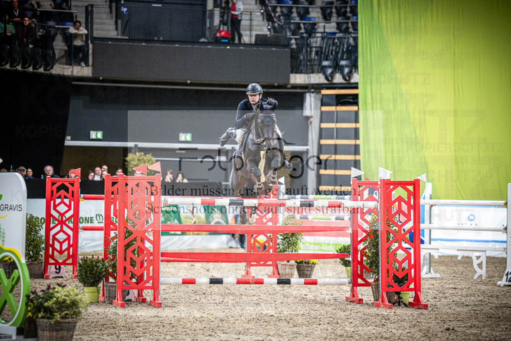 DOS_3186 | Entdecke hochwertige Reitturnierfotos von Foto Oger. Professionell, emotional und authentisch – jetzt Lieblingsmomente im Shop bestellen.Deutschlandweite Turnierfotografie. - Realisiert mit Pictrs.com