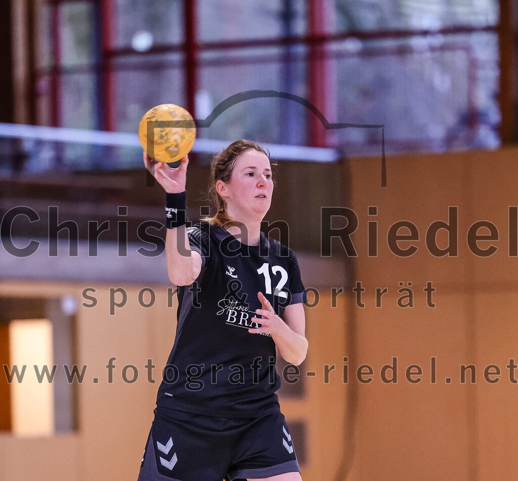 2024-12-14_102_SpVgg_Altenerding_gegen_SVA_Palzing | Erding, Deutschland, 14.12.2024:Handball, Bezirksoberliga Frauen Altbayern 2024 / 2024, 9. Spieltag, SpVgg Altenerding gegen SVA Palzing, Endergebnis: 20:30Sandra Redl (SVA Palzing, #12)Foto: Christian Riedel / fotografie-riedel.net
