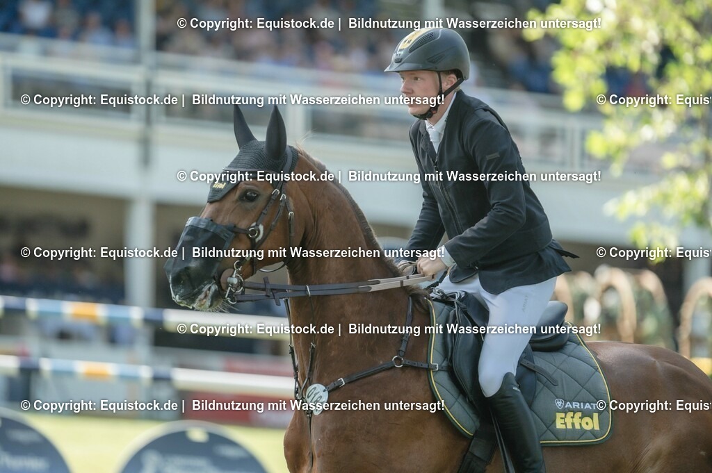 20230528_17_CSI4_Hess.Min.Präs_0104 | equistock