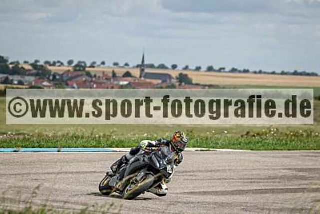 pube6270 | Professionelle Fotos von Sportveranstaltungen, aber auch Hochzeiten und anderen Events. - Realisiert mit Pictrs.com
