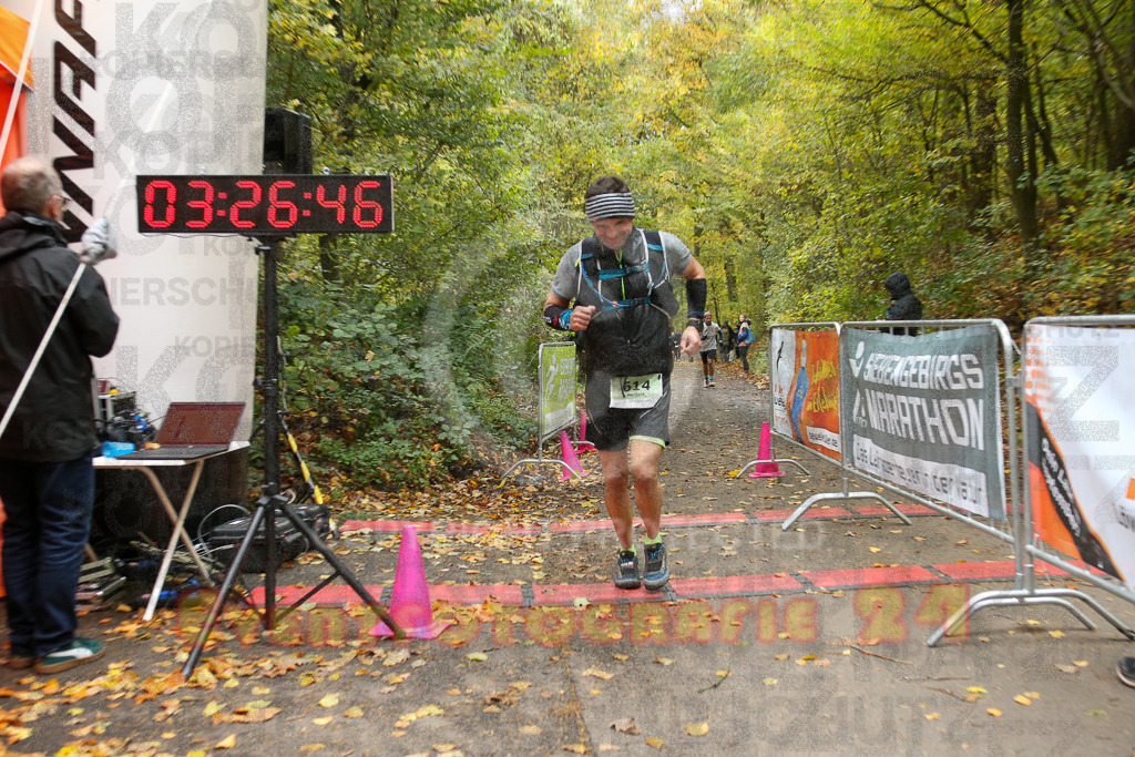 251026_1328_EX1_3517 | Sportfotografie im Rhein-Sieg Kreis, Köln, Bonn, NRW, Rheinland Pfalz, Hessen, etc. Unser Tätigkeitsfeld umfasst den Laufsport vom Volkslauf über den Marathon, Duathlon, Triathon bis zum Ultralauf wie Kölnpfad Ultra oder Schindertrail.