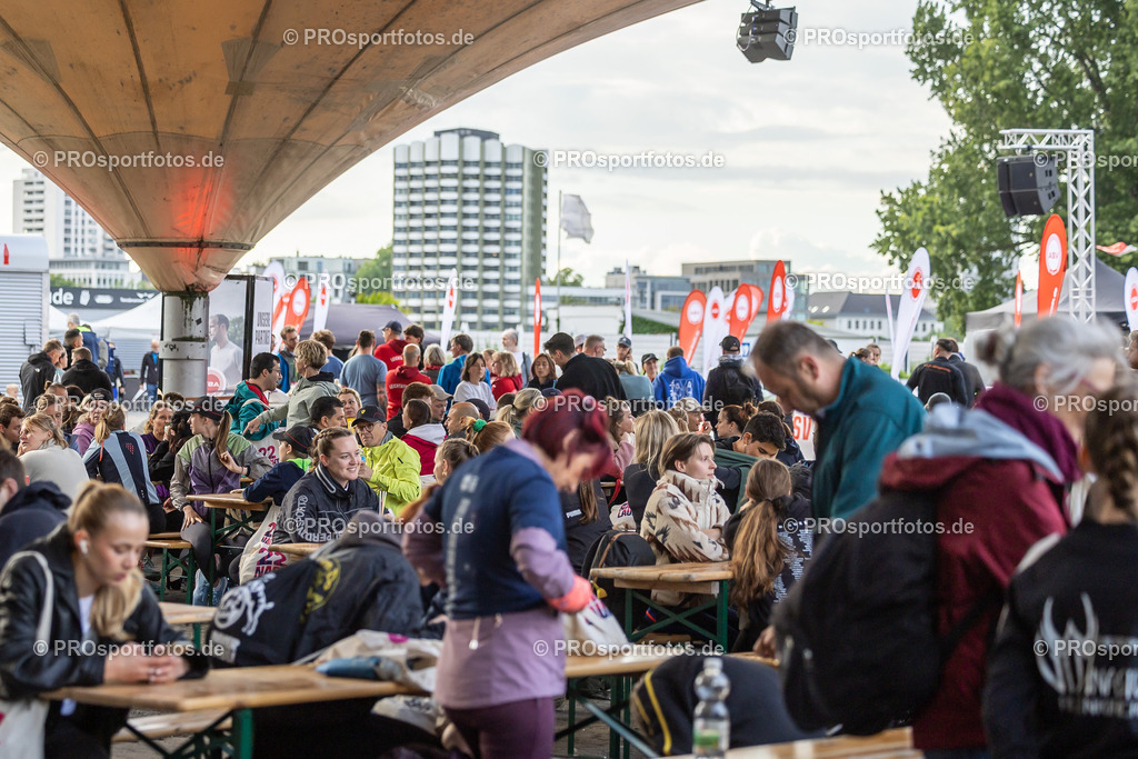 22. ASV Nachtlauf; Koeln, 28.05.25 | Impressionen vom 22. ASV Nachtlauf am 28.05.25 am Tanzbrunnen in Koeln. Foto: BEAUTIFUL SPORTS/Leah Kohring