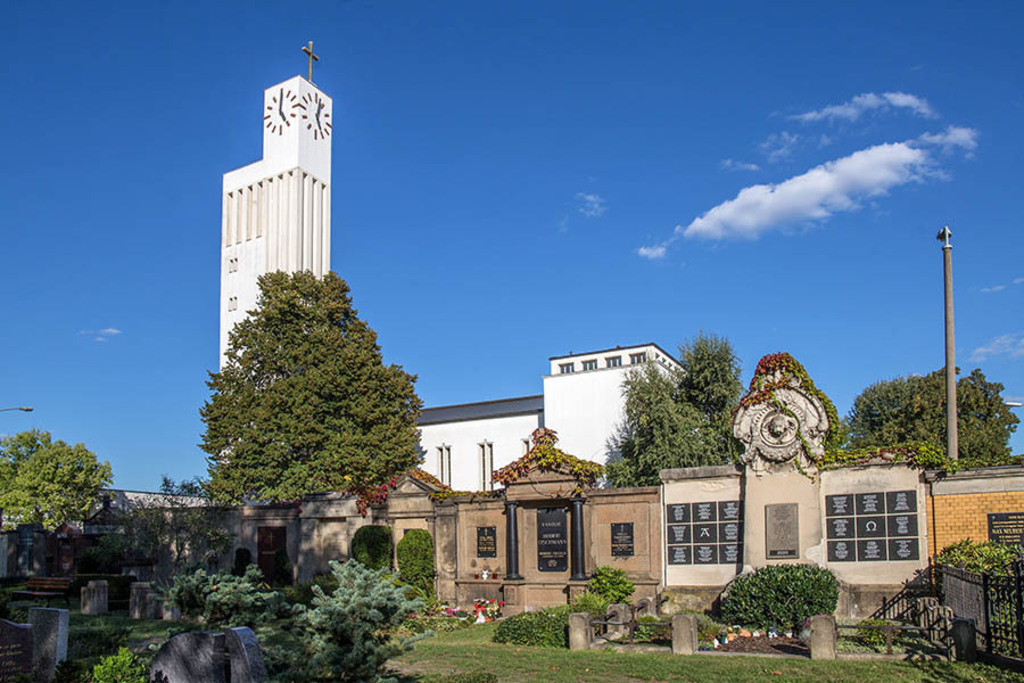 Versöhnungskirche | Entdecke über 20 Kategorien Leipzig-Motive: Foto-Downloads, hochwertige Poster, Leinwand- & Fine-Art-Prints. Jetzt Lieblingsfoto im Bildlexikon Leipzig Shop bestellen!