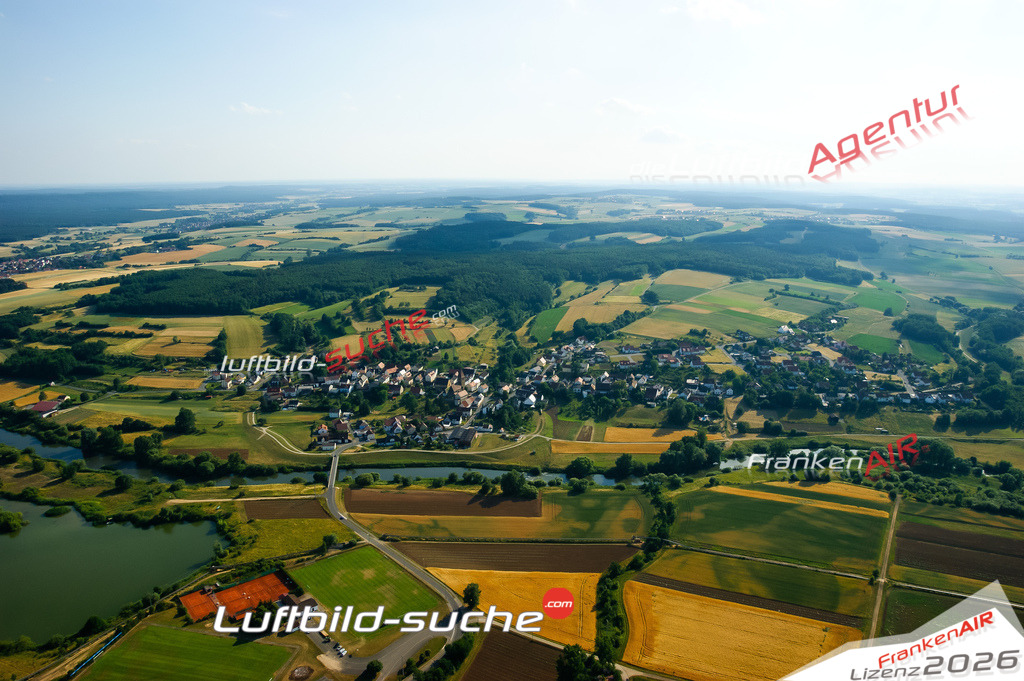 Die Luftaufnahme Seußling - Altendorf wurde vom UL-Flugzeug (keine Drohne) aus fotografiert.Hohe Druck- Auflösung-die Geschenkidee!