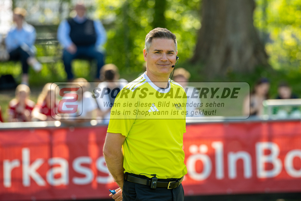 SFE_20250412_0040 | Köln, Deutschland, 12.04.2025:  Hockey 1. Bundesliga Herren Rot-Weiss Köln - Harvestehuder THC im KTHC Stadion Rot-Weiss Köln Tennis and Hockey Club am 12.04.2025 in Köln, Deutschland. (Foto von Stephan Fehrmann)Köln, Germany, 12.04.2025: Hockey 1. Bundesliga Herren Rot-Weiss Köln - Harvestehuder THC in KTHC Stadion Rot-Weiss Köln Tennis and Hockey Club at 12.04.2025 in Köln, Deutschland. (Foto from Stephan Fehrmann)