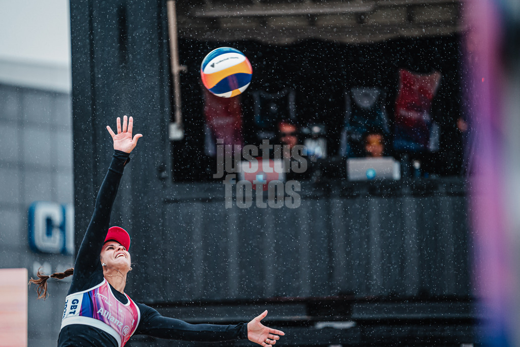 Beachvolleyball | Frauen | German Beach Tour 2024 | Tourstop Bremen | 08.06.2024 | Andressa Cavalcanti Ramalho (BRA) beim Angriff