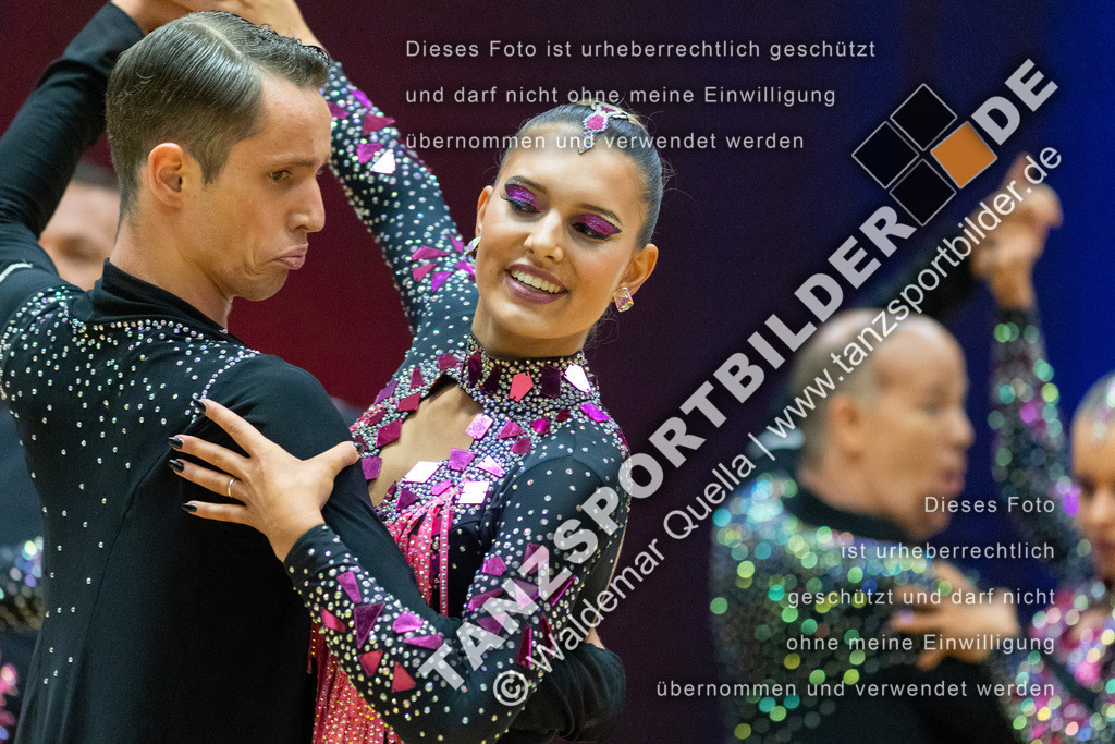 20230114-02004 | Hier finden Sie Tanz Bilder vom Latein und Standard Formationen tanzen. Sportbilder vom Tanzsport. Schöne Fotos und von Weltmeisterschaft, Europameisterschaft, Bundesliga, Regionalliga, Oberliga und Landesliga sowie von GOC Stuttgart, DanceComp, WM Bremen