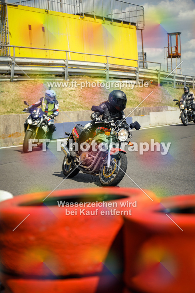 OBK_Mai_Martina_Markus-11198 | Hier findet Ihr Bilder von Touristenfahrten auf der Nürburgring Nordschleife oder von anderen Veranstaltungen die ich besucht habe. Viel Spass beim Durch Schauen 