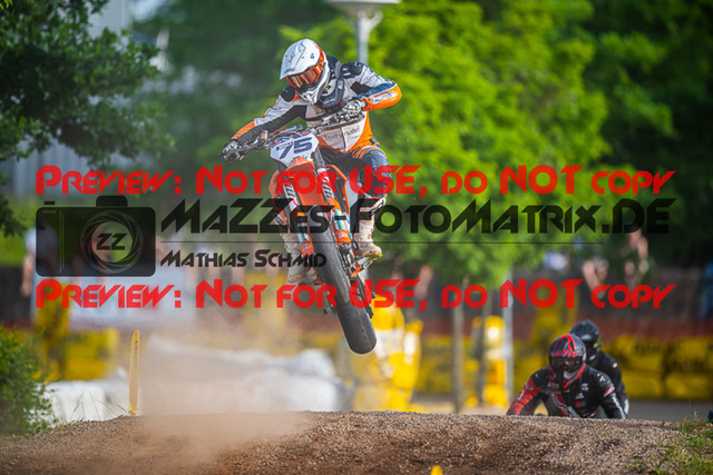 MaZZes_FotoMatrix_220618_8823 | UE40