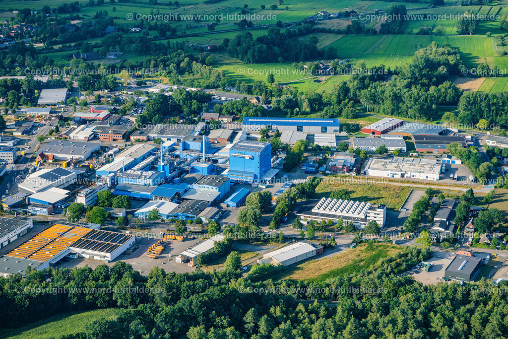 Buxtehude_Syntopohl_ELS_3957010822 | BUXTEHUDE 01.08.2022 Industrie- und Gewerbegebiet " Alter Postweg " in Buxtehude im Bundesland Niedersachsen, Deutschland. // Industrial and commercial area " Alter Postweg " in Buxtehude in the state Lower Saxony, Germany. Foto: Martin Elsen