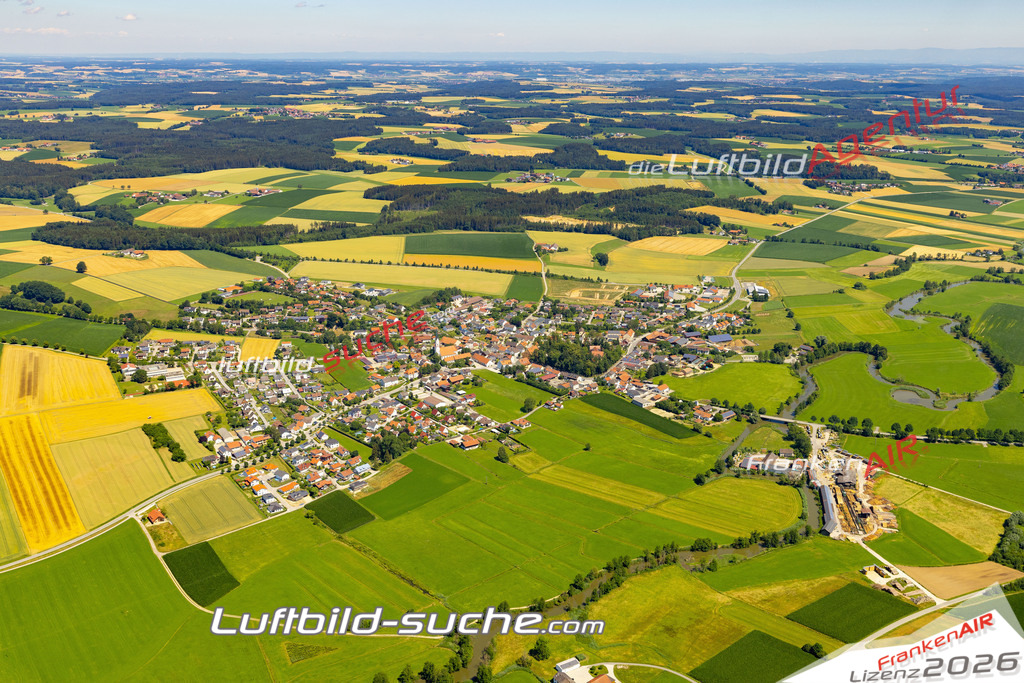 Aktuelles Luftbild von  Gerzen - Die Luftaufnahme wurde 2022 mittels UL-Flugzeug erstellt ( keine Drohne ) - hochauflösende Kamera-Systeme von  Canon -Beste Qualität - Für grossformatige Ausdrucke geeignet. Die Geschenkidee !