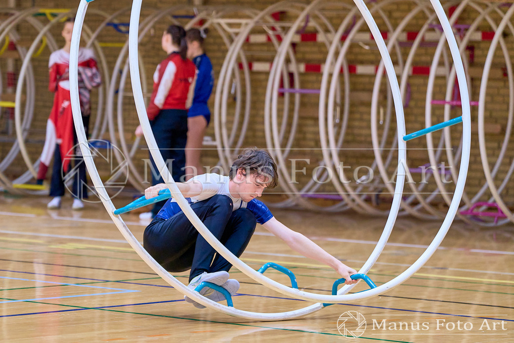 2024-11-09-4-D-DSC01560 | Professionelle Sportfotografie in Hamburg, Schleswig-Holstein und Niedersachsen – spezialisiert auf Rhönrad, Geräteturnen, Leistungsturnen und rhythmische Sportgymnastik. Bundesweite Begleitung von Rhönrad-Events. Jetzt Sport-Fotos - Realisiert mit Pictrs.com