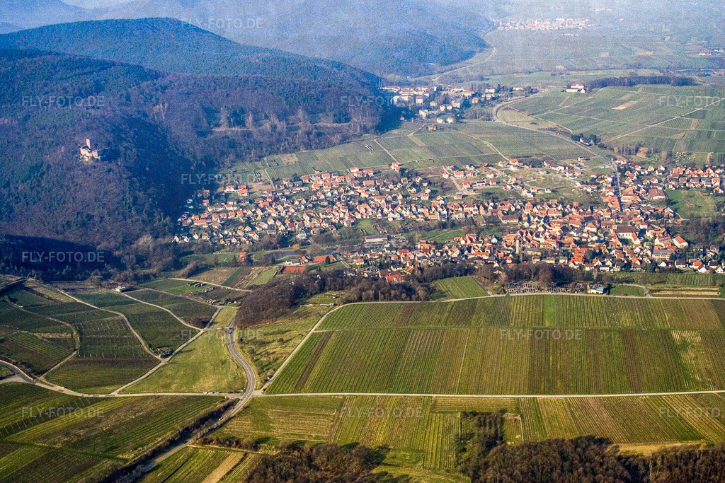 Ort am Rand des Pfälzerwalds von Süden | Luftbild: Ort am Rand des Pfälzerwalds von Süden in Klingenmünster im Bundesland Rheinland-Pfalz in Deutschland. Foto: IMG_5308.jpg vom 18.02.2007 durch Werner Riehm/FLY-FOTO.de - Realisiert mit Pictrs.com