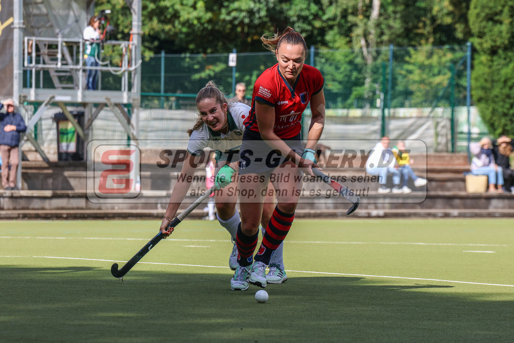 MJ_2022-09-25_HTCU-BHC-21 | Pauline Kröger (Berliner HC #18), Uhlenhorst Mülheim - Berliner HC am 25.9.2022 im Waldstadion, Mülheim a. d. Ruhr