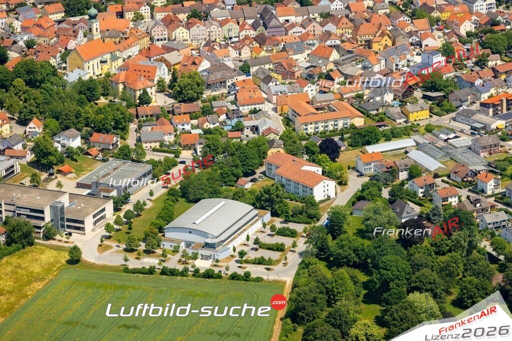 Das Luftbild zeigt : Tangrintel Halle Hemau - Die Luftaufnahme wurde 2023 vom UL-Flugzeug aus erstellt ( keine Drohne ) - Hochauflösende Luftaufnahme - Für grossformatige Ausdrucke geeignet. Die Geschenkidee !Mit Lizenz und Bildrechte bestellbar