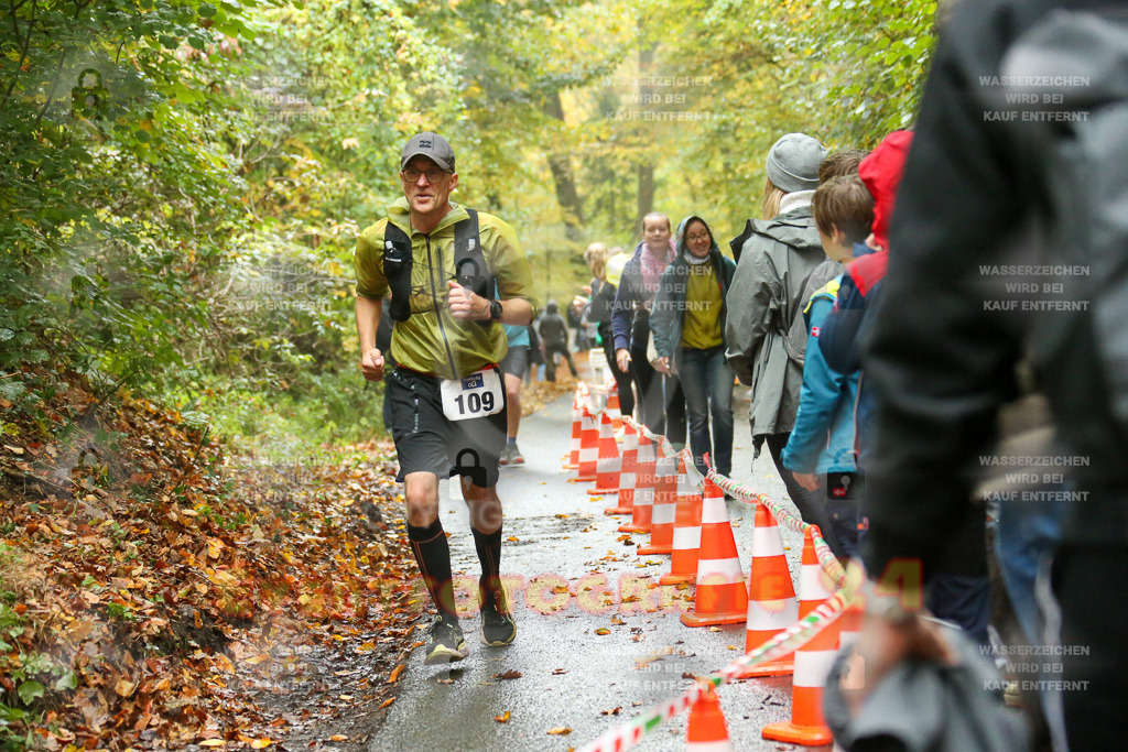 241027_1328_EX1_6319 | Sportfotografie im Rhein-Sieg Kreis, Köln, Bonn, NRW, Rheinland Pfalz, Hessen, etc. Unser Tätigkeitsfeld umfasst den Laufsport vom Volkslauf über den Marathon, Duathlon, Triathon bis zum Ultralauf wie Kölnpfad Ultra oder Schindertrail.