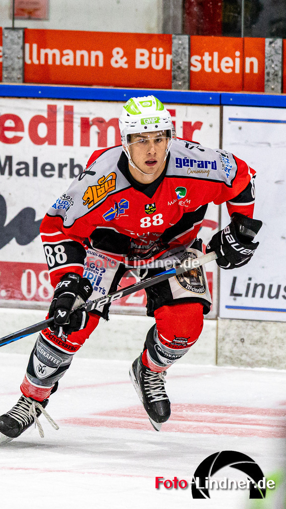 Testspiel TSV Peißenberg Miners vs EA Schongau Mammuts | Eishockey Bayernliga Vorbereitung 2023/2024, Testspiel TSV Peißenberg Miners vs EA Schongau Mammuts
Zackary BROSS (Miners 88),
2023-09-22 in Peißenberg (Eisstadion)
88 Zackary BROSS (Miners 88)
Copyright: FotoLindner