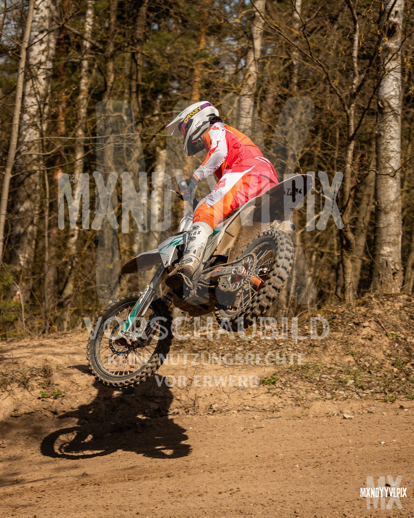 866A2900 | mxndyyvipix