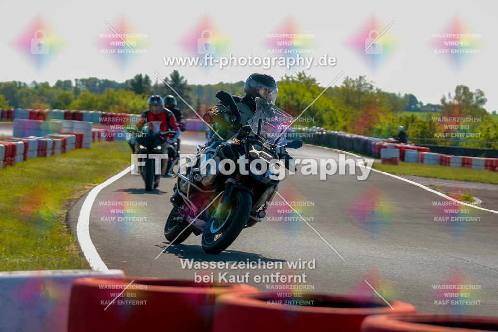 Moto-TeamOBK-21269 | Hier findet Ihr Bilder von Touristenfahrten auf der Nürburgring Nordschleife oder von anderen Veranstaltungen die ich besucht habe. Viel Spass beim Durch Schauen 